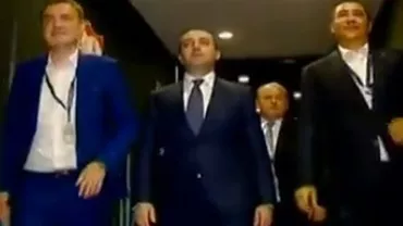 Premierul Victor Ponta, la meciul dintre FC Barcelona și FC Sevilla, alături de oficiali din întreaga lume (VIDEO)