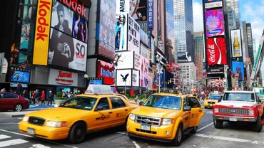Manhattan: Taxiurile și camionetele au fost transformate în dormitoare și se pot închiria pentru 22 de dolari pe noapte