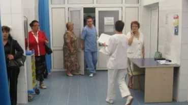 Mii de medici, hotărâți să pună halatul în cui de la 1 septembrie, dacă nu vor avea salarii decente