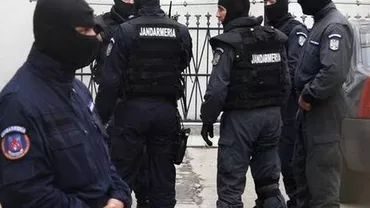 Percheziții la BCCO și DGA Prahova, după ce șeful Direcţiei Generale Anticorupţie, adjunctul şefului Poliţiei Judeţene și ofiţerul BCCO Ploieşti au fost reținuți de DNA (VIDEO)
