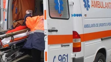 Un autocar s-a răsturnat pe DN2B Brăila-Galați. Trei persoane au murit și cel puțin 20 au fost grav rănite. Raed Arafat - Avem pregătite 3 elicoptere să intervină (VIDEO)