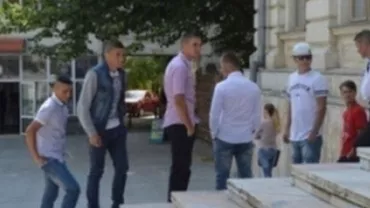 Cei șapte violatori din Vaslui rămân în arest preventiv: Decizia este definitivă