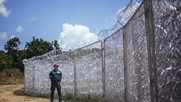 Ministerul ungar al Apărării: Ungaria a ridicat 110 kilometri de gard metalic la frontiera cu Serbia