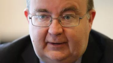 Ambasadorul britanic: Lipsa de transparenţă în contractele de achiziţii și lipsa de stabilitate a legilor sunt probleme majore