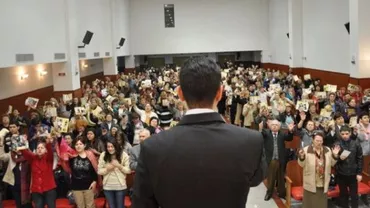 Slujbe pentru dezlegarea situației economice: Sectanții din Cluj Napoca promit rugăciuni și învățături pentru a scăpa de "prezența unui rău în viața dvs economică" (FOTO)