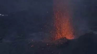 Vulcanul Piton de la Fournaise de pe Insula Reunion erupe pentru a patra oară în acest an (VIDEO)