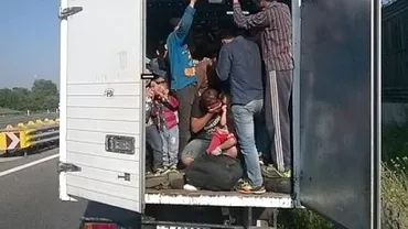 Austria: Un român a fost arestat pentru trafic de persoane. Bărbatul transporta 26 de imigranți, printre care trei copii în stare gravă