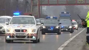 Trecerea convoiului prezidențial, motiv de furie pentru șoferi. Nistorescu: Cum de nu pricepe că drumurile sale la Sibiu încurcă lumea şi traficul? Dacă nu-i pasă de miile de șoferi blocați, cum ar putea fi preocupat de cetățeni?