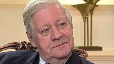 Fostul cancelar german Helmut Schmidt, internat la terapie intensivă în urma unei obstrucţii vasculare la un picior