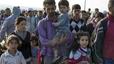 UNHCR: Circa 400.000 de refugiaţi sunt aşteptaţi să ajungă în Europa până la finalul anului 2015. Alți 450.000 vor veni în 2016