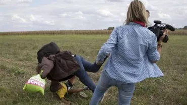 ”Zid al rușinii” pe Facebook împotriva operatoarei de televiziune care a lovit cu piciorul imigranți: Faceți de rușine profesia dumneavoastră