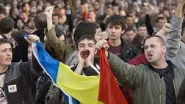 Mii de persoane au protestat în Piaţa Marii Adunări Naţionale din Chișinău: Manifestanții cer demisia conducerii țării și organizarea de alegeri anticipate