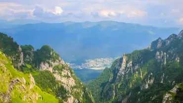 Femeie grav rănită în Bucegi după ce a căzut 40 de metri în gol