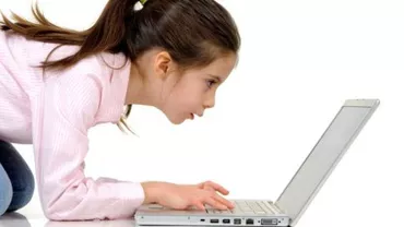 "Cocoașa de smartphone", boala timpurilor moderne, depistată la adolescenți