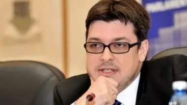 Ovidiu Raețchi: Casa Poporului a înghițit un spațiu uriaș, parțial abandonat, neîngrijit sau acoperit de ciment. Trebuie dărâmat zidul inutil al Parlamentului