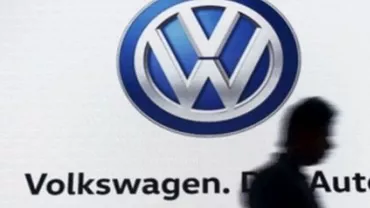 Germania, ultimatum pentru Volkswagen: Până pe 7 octombrie compania trebuie să explice cum are de gând să respecte standardele de mediu pentru motoarele diesel