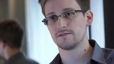 Edward Snowden, fostul consultant al NSA, inculpat pentru spionaj în SUA, și-a făcut cont pe Twitter. Acesta a adunat peste 170.000 de followers în mai puțin de o oră