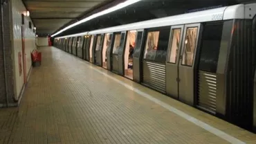 O tânără s-a aruncat în fața metroului la stația Lujerului, dar a scăpat doar cu câteva julituri