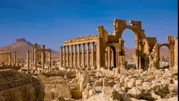 Gruparea Statul Islamic a bombardat Arcul de Triumf din Palmira