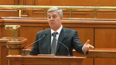 Valeriu Zgonea, ironic la adresa liberalului Victor Paul Dobre: Nu vă place tableta de la Parlament din banii publici. Atunci, pentru că am salariul mai mare, fac eu un sacrificiu și vă cumpăr un telefon mobil, să vă informați și dvs (VIDEO)