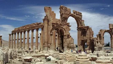 UNESCO condamnă distrugerea în Siria de către ISIS a Arcului de Triumf din Palmira