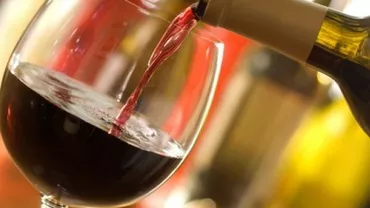 Studiu – Persoanele care beau alcool trăiesc mai mult