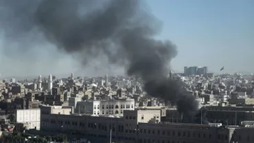 Yemen: Premierul și membri ai echipei sale au fost evacuați din sediul temporar al guvernului de la Aden, după explozii soldate cu 15 morți