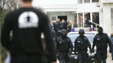 Mai mulți DJ percheziționați la Cluj pentru trafic de droguri