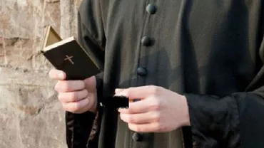 Preoții reținuți în Grecia pentru furtul mâinii Sfântului Haralambie, suspendați de Patriarhia Română