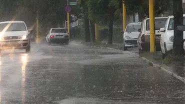 Sectorul Svinița al DN 57 din Mehedinți, blocat din cauza precipitațiilor abundente. Gabriel Oprea a dispus măsuri pentru prevenirea situațiilor de urgență