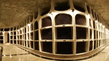 Iohannis, Ponta și Băsescu dețin sute de sticle de vinuri de colecție în Crama Cricova, din Republica Moldova: În faimoasa cramă au rezerve de vin chiar și Angela Merkel și Vladimir Putin