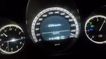Șofer vitezoman pe Autostrada Soarelui. Acesta s-a filmat când mergea cu 255 km/oră