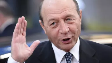 Traian Băsescu a citit concluziile Consiliului European de pe 15 octombrie: Domnule Iohannis, domnule Ponta, vă cer public să anunţaţi că România nu primeşte niciun migrant pe criteriul cotelor