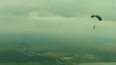 Un parașutist a murit și doi au fost răniți, după ce s-au ciocnit pe aerodromul Clinceni