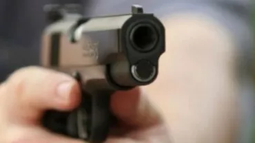 SUA: Un copil de trei ani și-a împușcat mortal fratele de șase ani în timp ce se jucau. Tatăl lor ținea arma încărcată pe frigiderul din bucătărie
