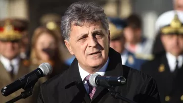 Ministrul Apărării Naționale, Mircea Dușa, a avansat în grad 28 de militari în retragere