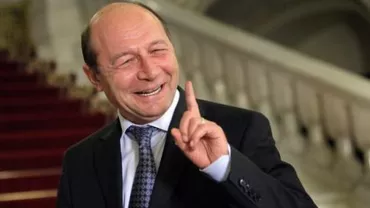 Traian Băsescu, mesaj despre așa-zișii doctoranzi: Unul ajunge profesor cu doctorat plagiat, după care ia toţi generalii şi îi face doctori. În cariera mea am primit multe invitații să mă fac doctor (VIDEO)