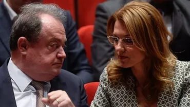 “La pușcărie cu voi, hoților. Ați vândut țara”. Alina Gorghiu și Vasile Blaga, huiduiți la Pașcani (VIDEO)