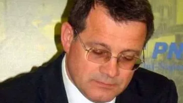 "Dansatoarele Ministerului Educaţiei pe banii POSDRU". Deputatul PNL Adrian Oros a demisionat din funcția de prorector al USAMV Cluj și solicită demiterea lui Ștefan Groza din cadrul ministerului. USAMV Cluj-Napoca se delimitează de poziția lui