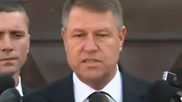 Klaus Iohannis cu flori și lumânări la locul tragediei: Este incredibil. Un spațiu total impropiu (VIDEO)