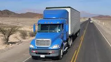 Peste 100 de migranți au fost găsiți într-un camion frigorifc în Bulgaria, jumătate dintre ei fiind copii