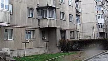 Gorj: Un copil de 12 ani s-a aruncat de la etaj după ce a fost certat de tatăl său că a luat o notă mică