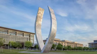 SUA: Cinci persoane, înjunghiate în campusul unei universităţi. Atacatorul a fost împușcat mortal de polițiști