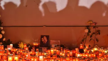 În memoria celor 34 de tineri care au murit în tragedia de la ”Colectiv” vineri seară, exact la ora 22:30, au răsunat clopotele în toate bisericile din Capitală