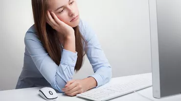 Studiu: Persoanele care nu accesează Facebook-ul sunt mai fericite