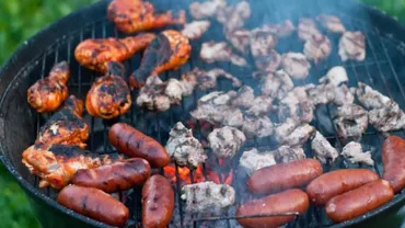 Studiu: Prepararea și consumul cărnii albe și roșii la temperaturi înalte favorizază producerea cancerului la rinichi