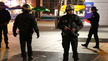 Franța: Polițiștii parizieni au localizat încă o mașină despre care se crede că ar fi fost folosită de unul dintre autorii atentatului de vineri seara