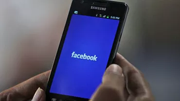 Inițiative pe rețelele de socializare: Milioane de oameni au folosit funcția ”Safety Check”, iar mulți alții și-au pus ca poză de profil steagul Franței pe Facebook, după atentatele din Paris