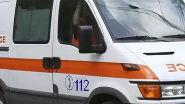 Bacău: Un copil de patru ani a murit după ce a fost călcat de tractorul tatălui său, aflat în pantă