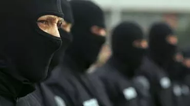 Percheziţii la Administraţia Cimitirelor şi ALPAB, într-un dosar de evaziune şi spălare de bani